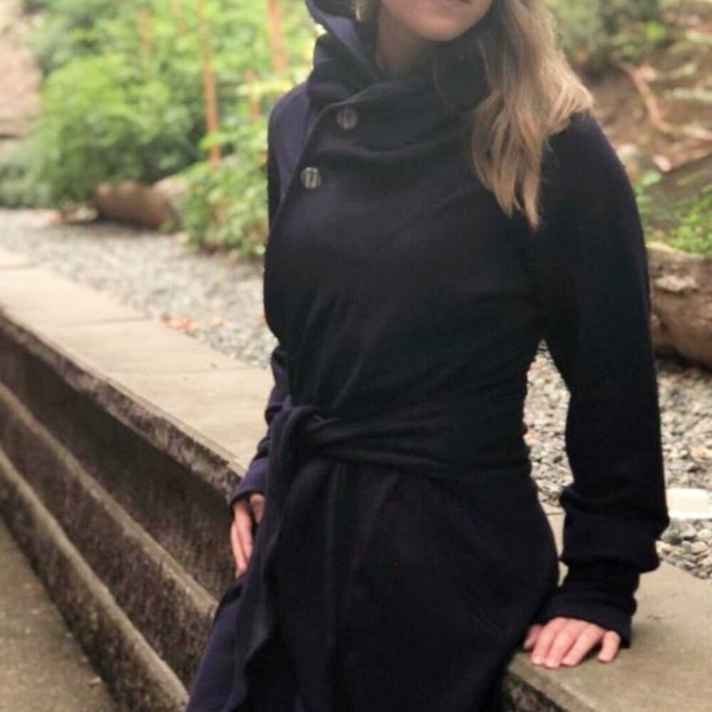 Medium Black Bamboo Fleece Wrap Coat